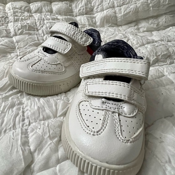 Boys size 4 shoes. Like new, Carter’s brand - Picture 3 of 3